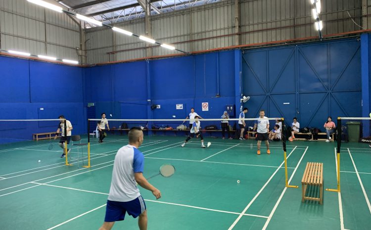 QES Social | Badminton